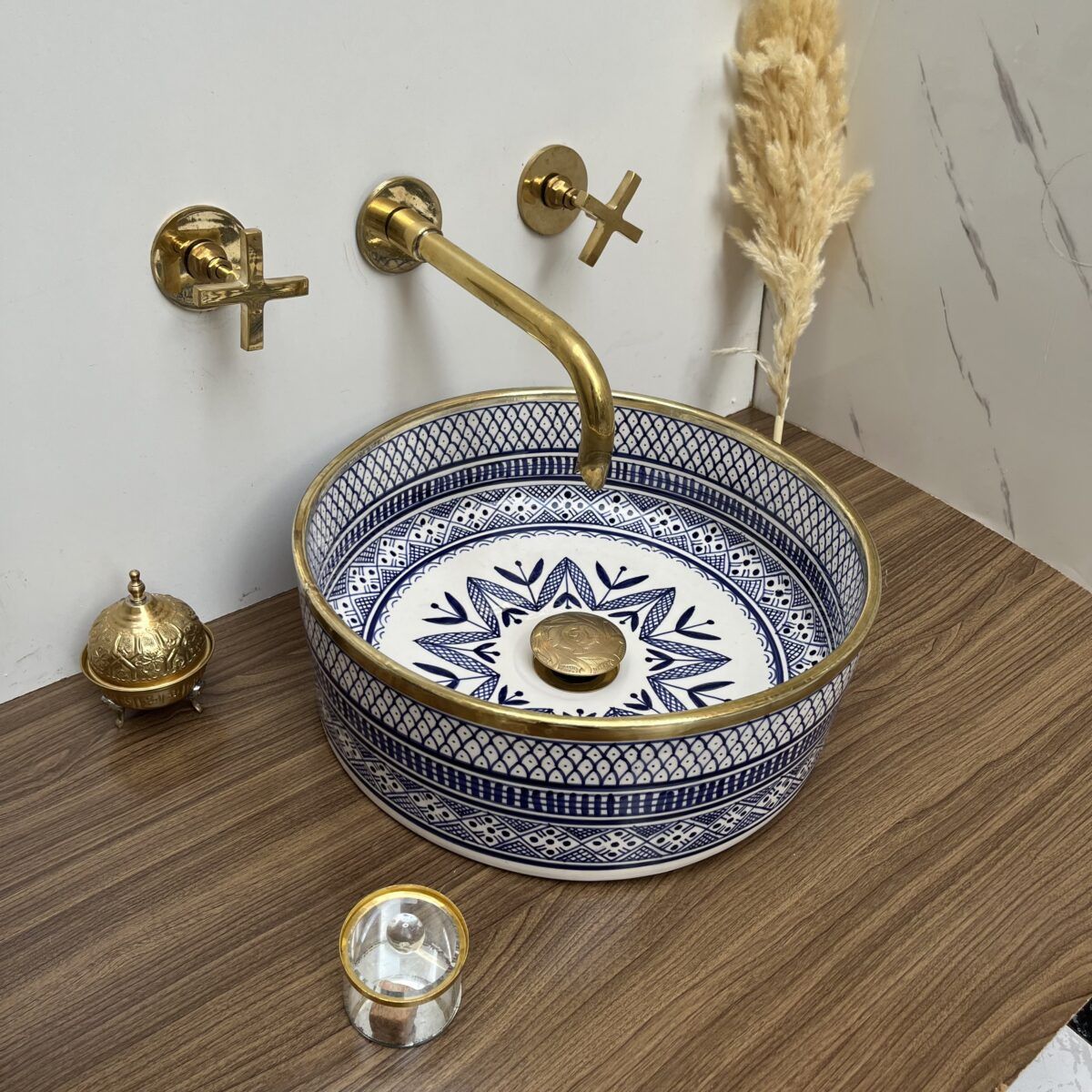 Elégante vasque marocaine traditionnelle pour une salle de bain - Image 1