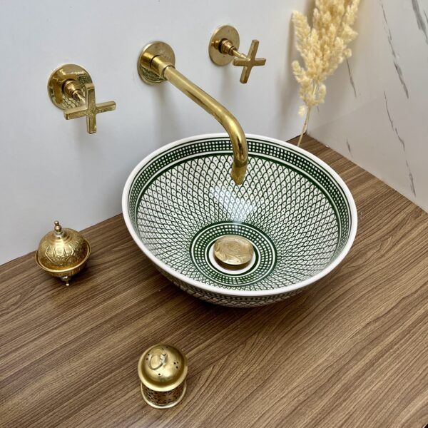 Élégante vasque marocaine peinte à la main – Accent Vert pour une salle de bain chic