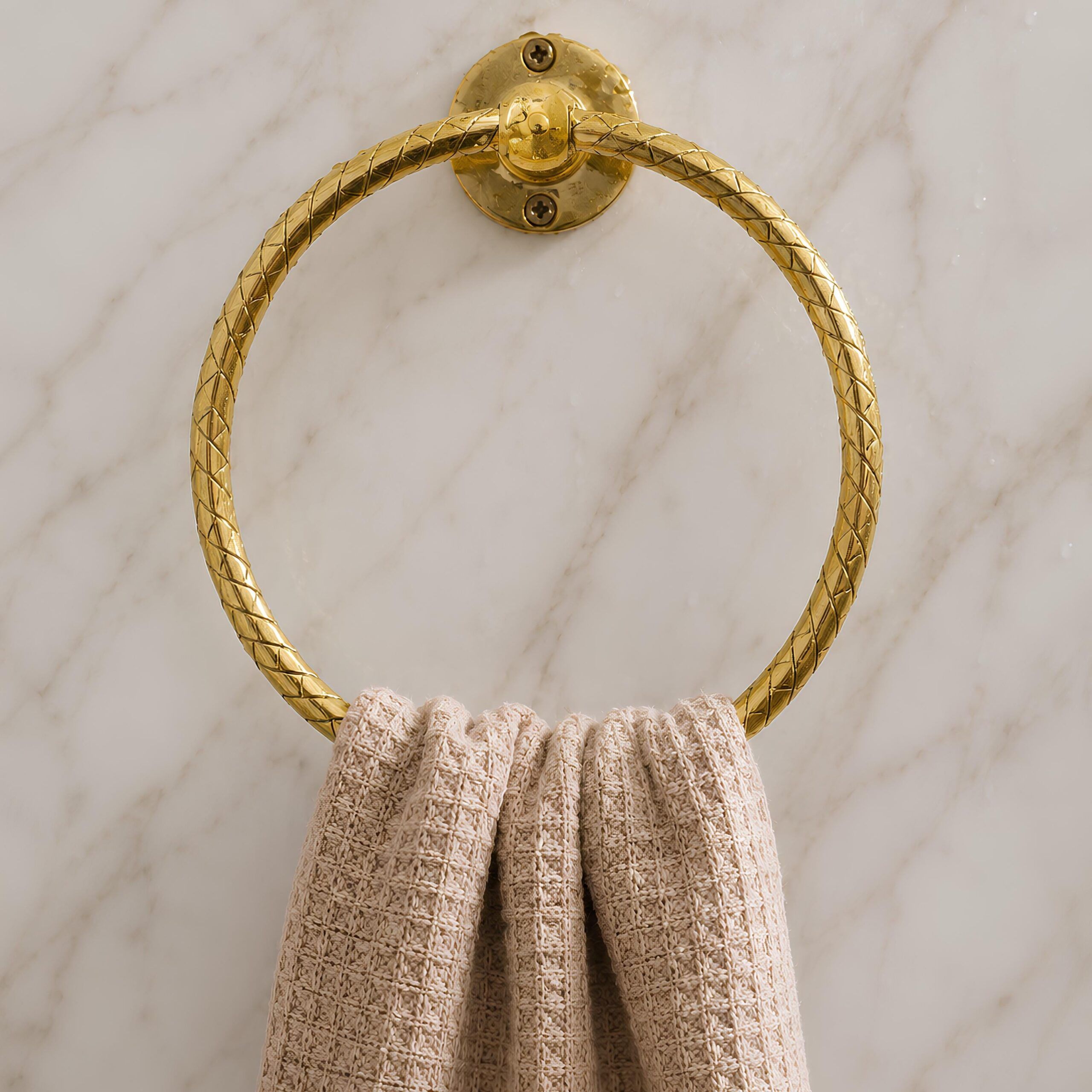 brass-towel-ring-1 Anneau de Serviette en Laiton Brut Non Verni | Support de Salle de Bain Fait Main au Maroc - Image 1