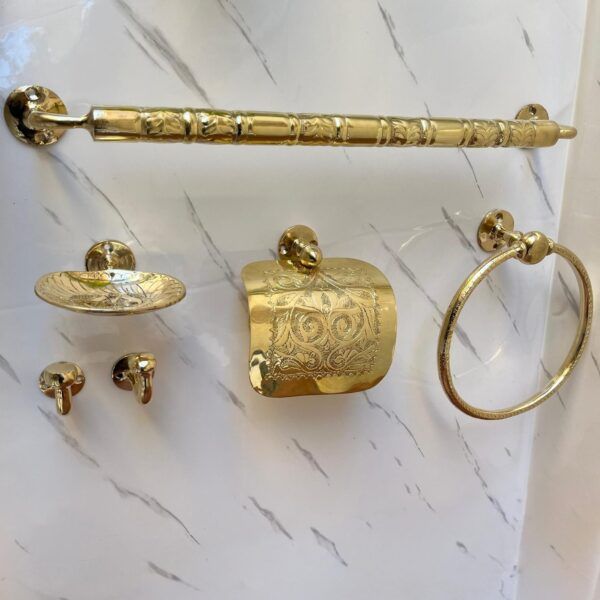 Ensemble de 5 Accessoires de Salle de Bain en Laiton Marocain | Collection Artisanale